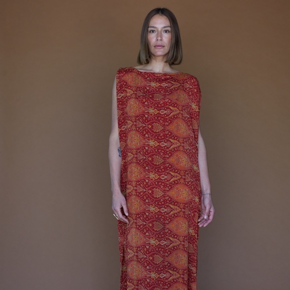 The Cleopatra dress is a stunning and unique piece Handmade with elegance ♻️ - Picture 9 of 11